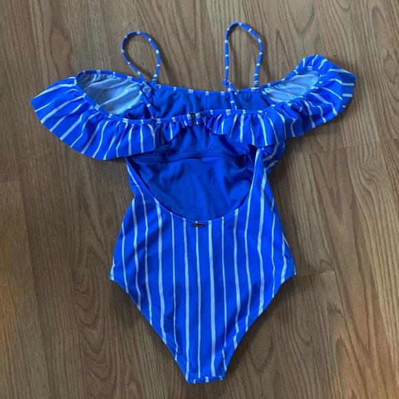 Raisins swim - Picture 3 of 4